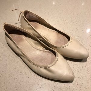Frye cream leather laced up heel detail pointed flats size 7